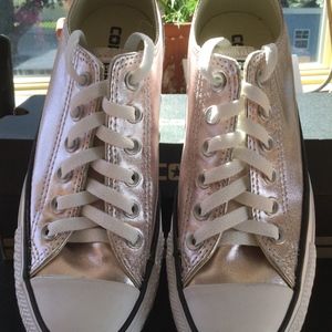Converse  Rose Quartz, White /Black  Chuck Taylor